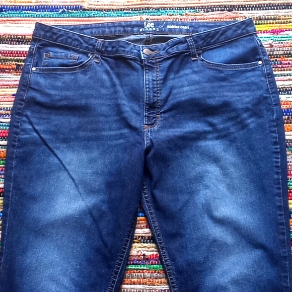 Lee Riders Mid Rise Capri Jeans-#1719+ - Picture 2 of 13